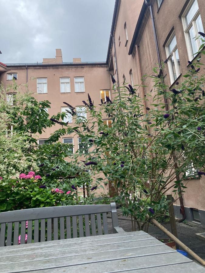 Rum Med Eget Badrum Och Stort, Delat Koek,Centralt I Malmoe A Room In An Apartment, Own Bathroom And Kitchen Shared With A Family Eksteriør billede
