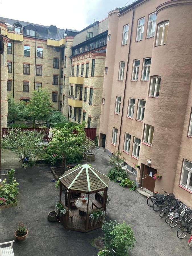 Rum Med Eget Badrum Och Stort, Delat Koek,Centralt I Malmoe A Room In An Apartment, Own Bathroom And Kitchen Shared With A Family Eksteriør billede