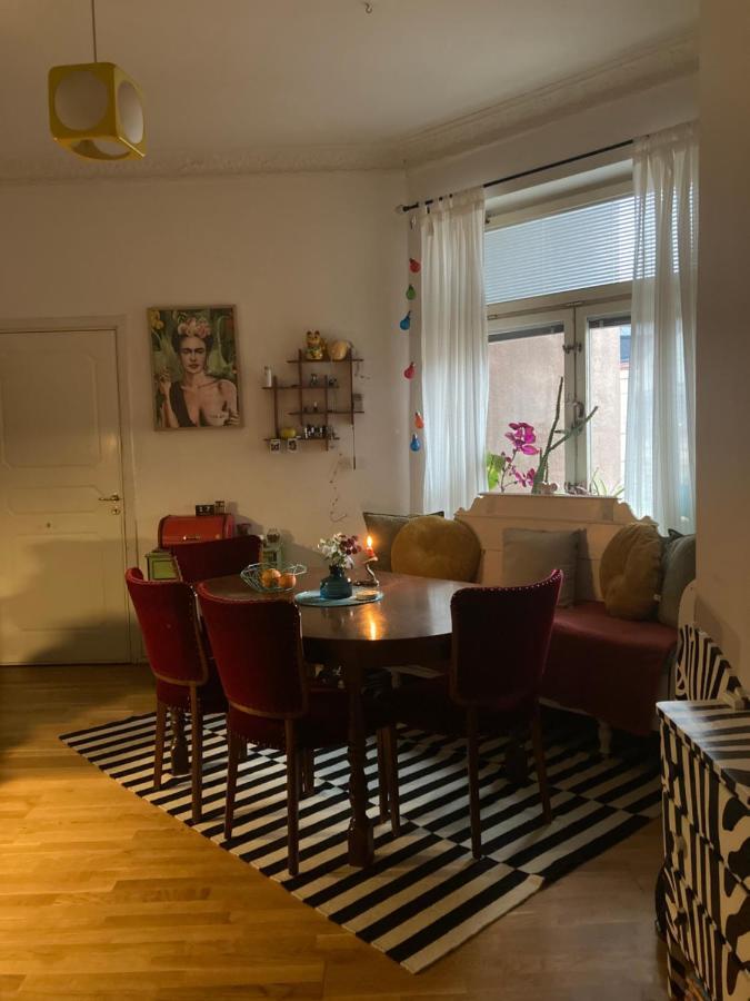 Rum Med Eget Badrum Och Stort, Delat Koek,Centralt I Malmoe A Room In An Apartment, Own Bathroom And Kitchen Shared With A Family Eksteriør billede