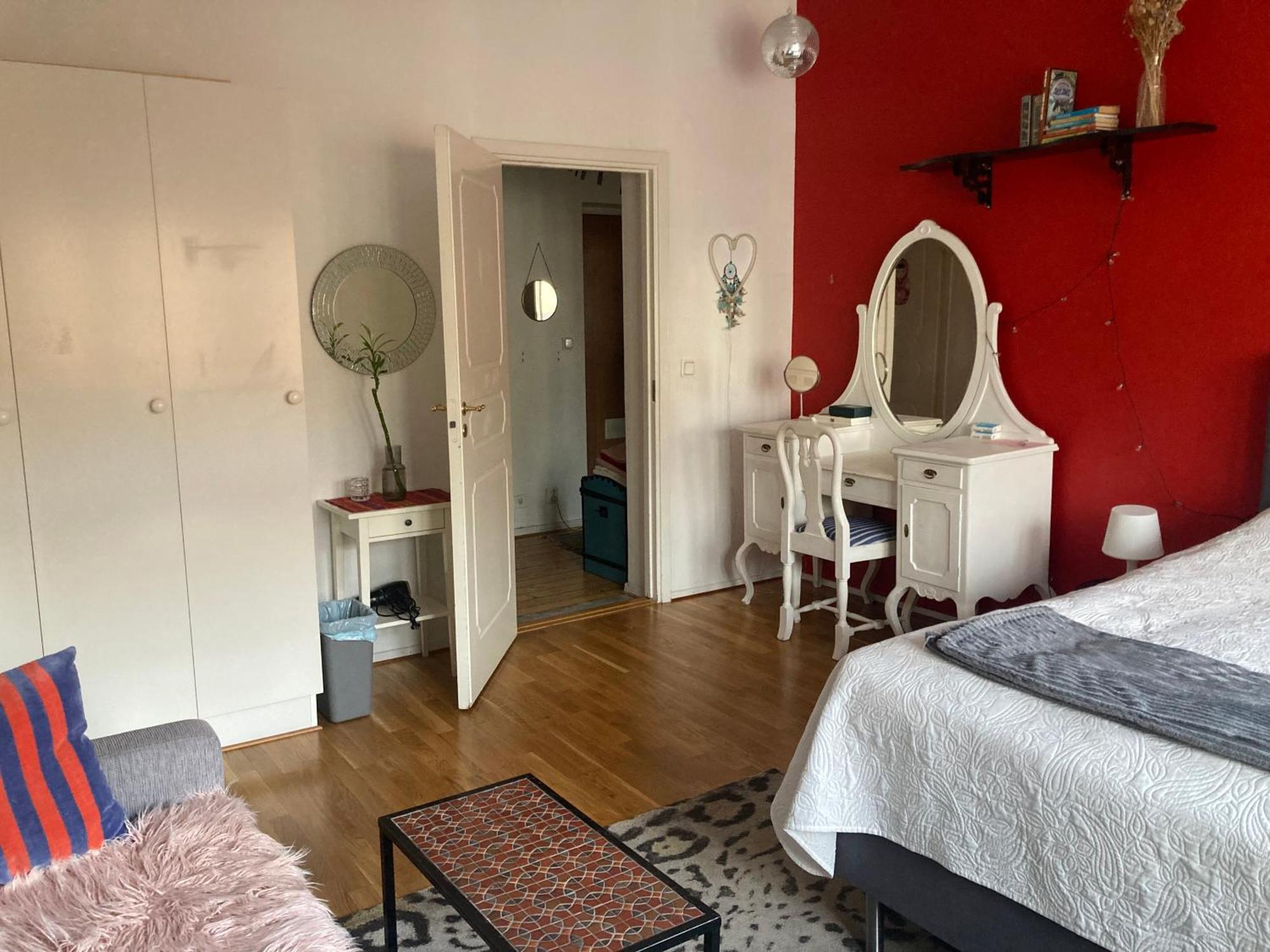 Rum Med Eget Badrum Och Stort, Delat Koek,Centralt I Malmoe A Room In An Apartment, Own Bathroom And Kitchen Shared With A Family Eksteriør billede